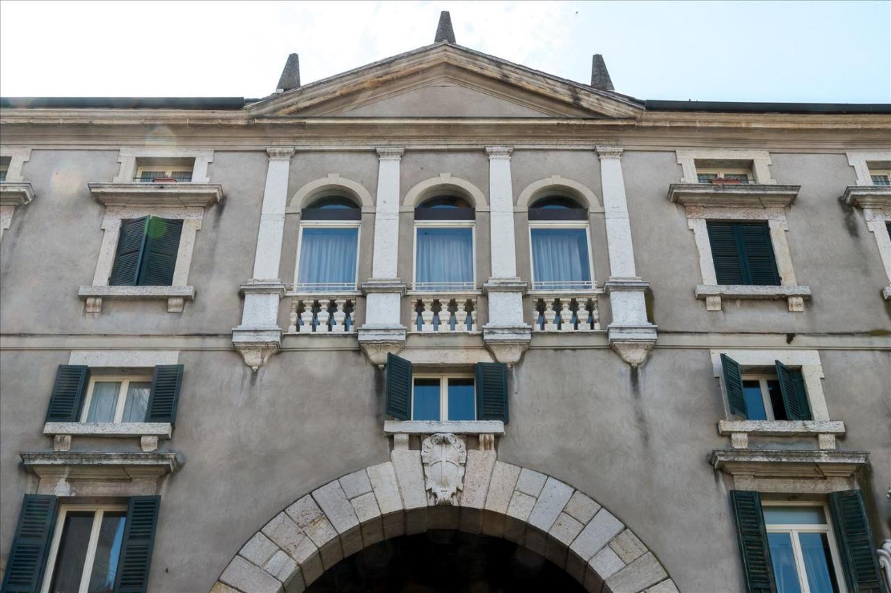 Domus Nova Palace - Italian Homing Verona Exterior foto